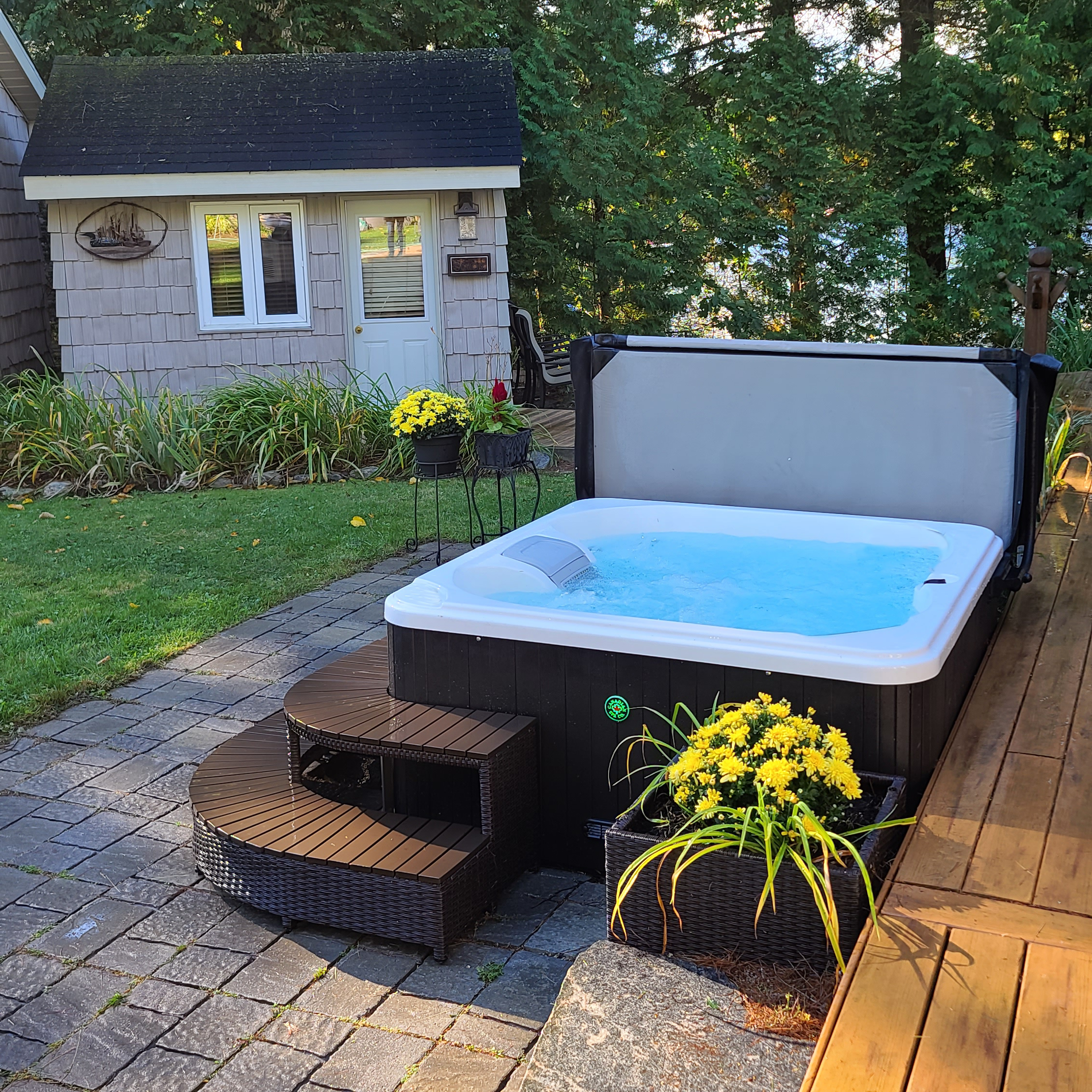 Gander Hot Tub, 4-Person, 15 Adjustable Hydrotherapy Jets, KH-10099, 847028000137
