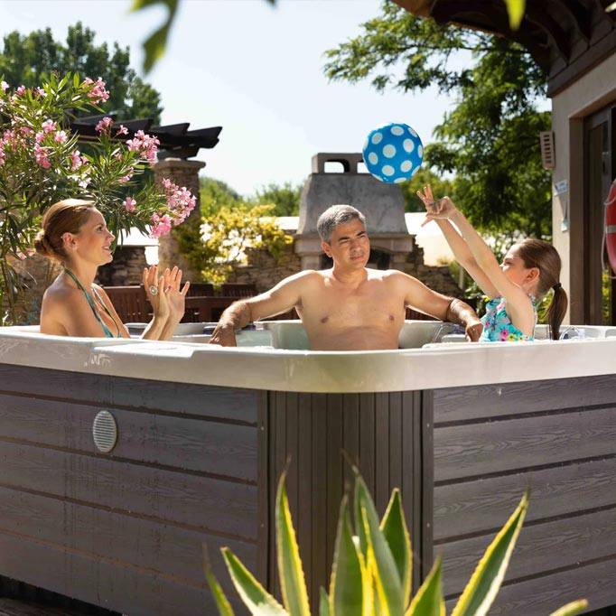 Jersey Hot Tub, 5 Standard Seats and 1 Lounge Seat, 46 Massage Jets, WM00762