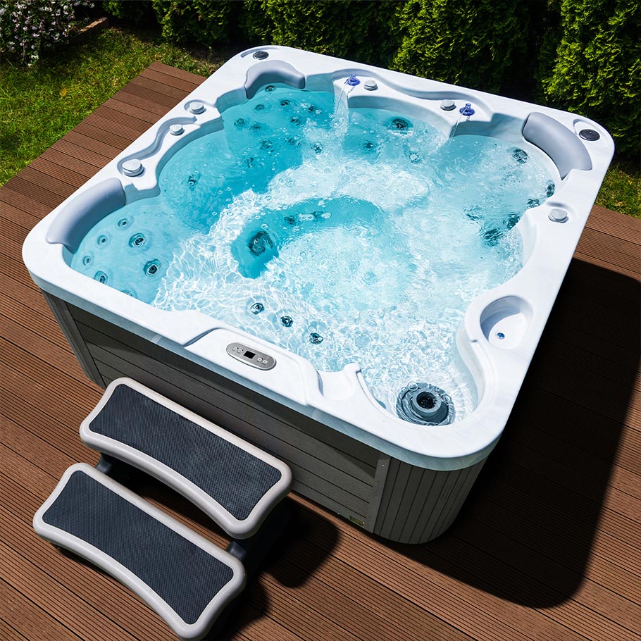 Jersey Hot Tub, 5 Standard Seats and 1 Lounge Seat, 46 Massage Jets, WM00762