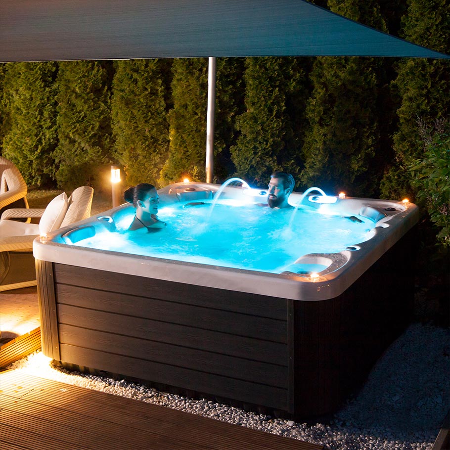 Jersey Hot Tub, 5 Standard Seats and 1 Lounge Seat, 46 Massage Jets, WM00762