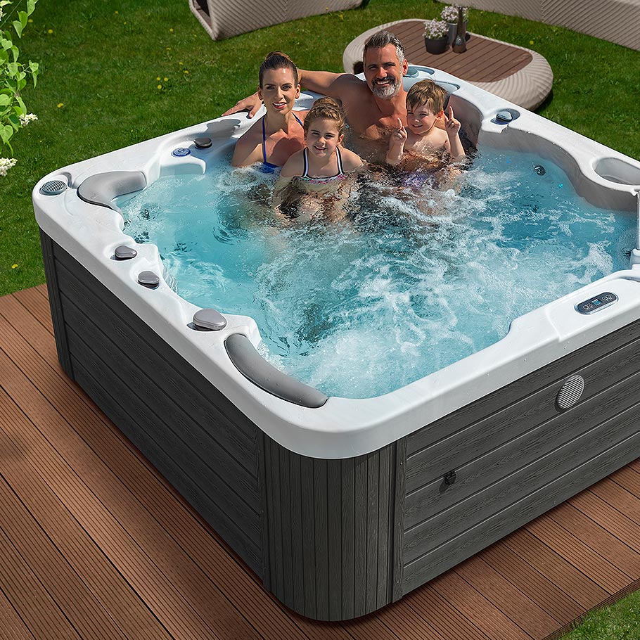 Jersey Hot Tub, 5 Standard Seats and 1 Lounge Seat, 46 Massage Jets, WM00762