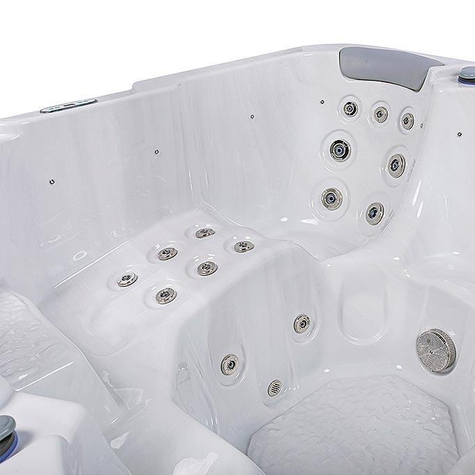 Jersey Hot Tub, 5 Standard Seats and 1 Lounge Seat, 46 Massage Jets, WM00762