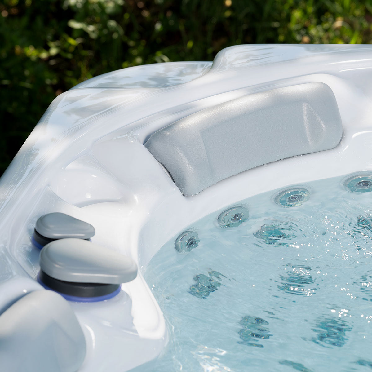 Dallas Hot Tub, 6-seater, 82 Hydrotherapy Jets, WM00795