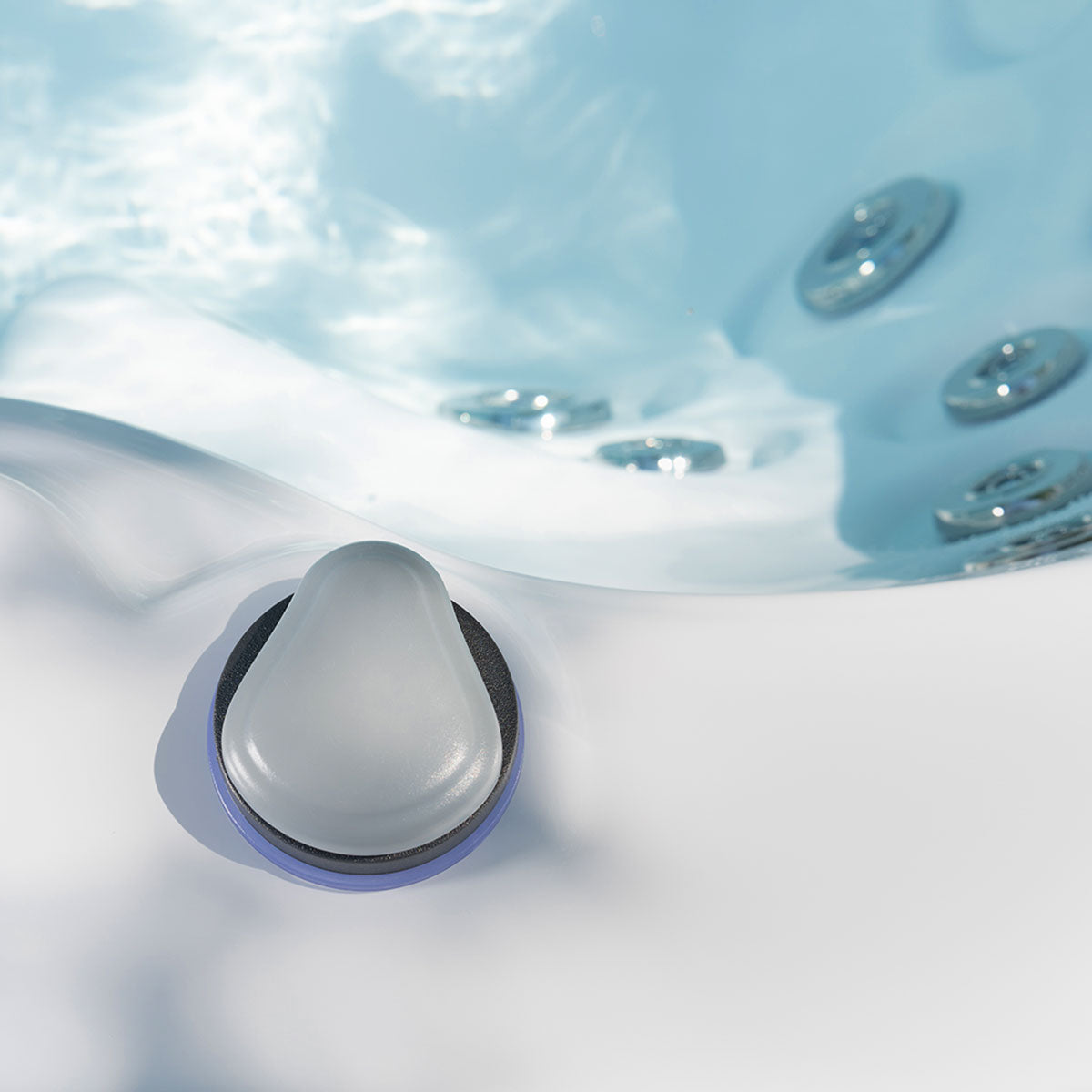 Dallas Hot Tub, 6-seater, 82 Hydrotherapy Jets, WM00795