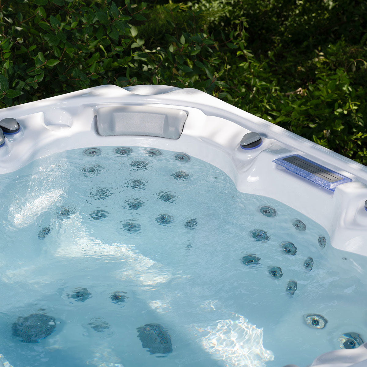 Dallas Hot Tub, 6-seater, 82 Hydrotherapy Jets, WM00795