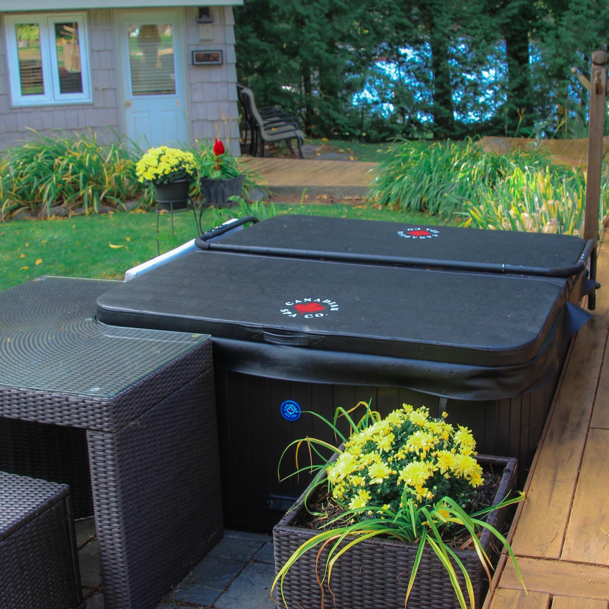 Saskatoon Hot Tub, 4-Person, 12 Adjustable Hydrotherapy Jets, KH-10084, 847028000298