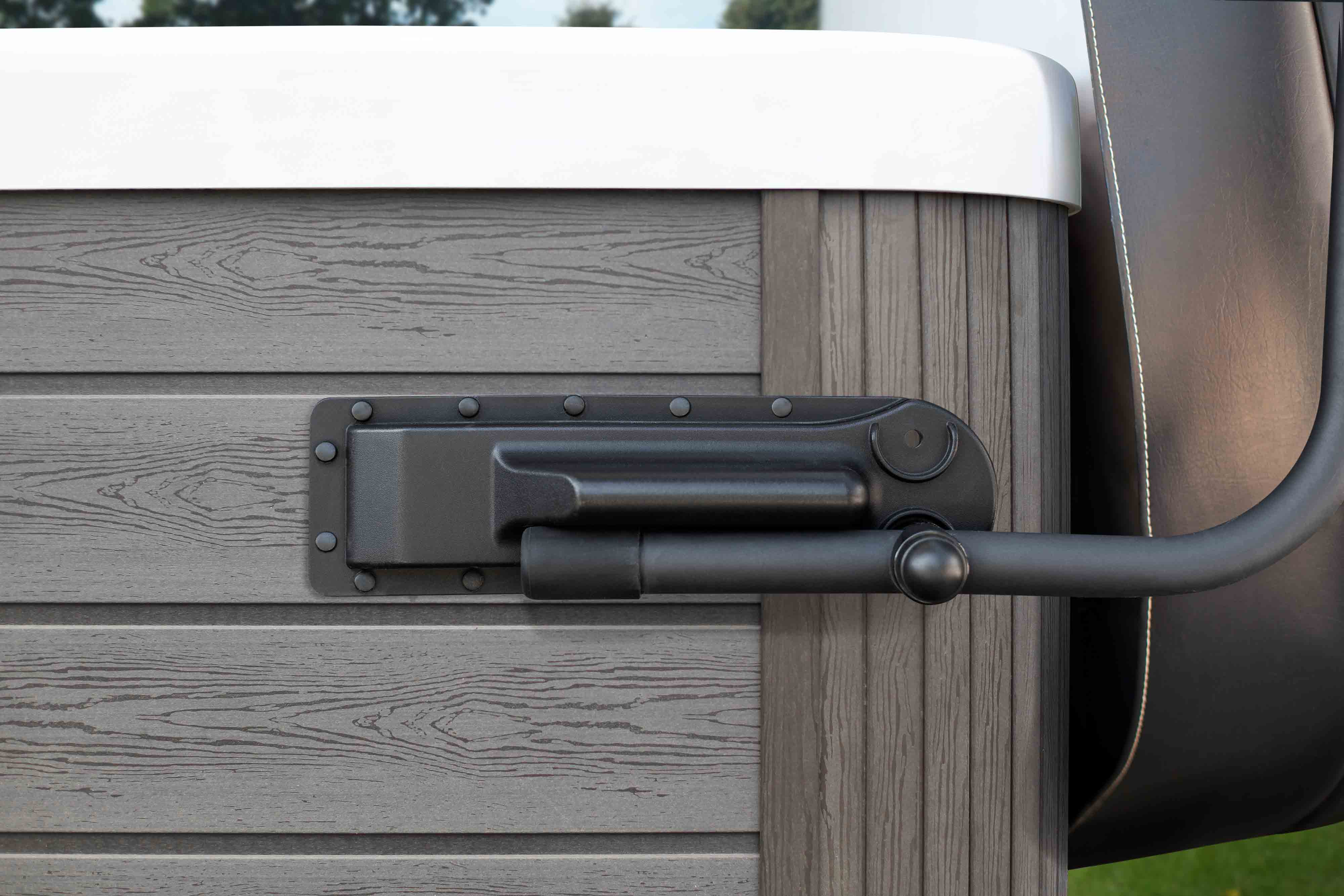 Easy cover lifter