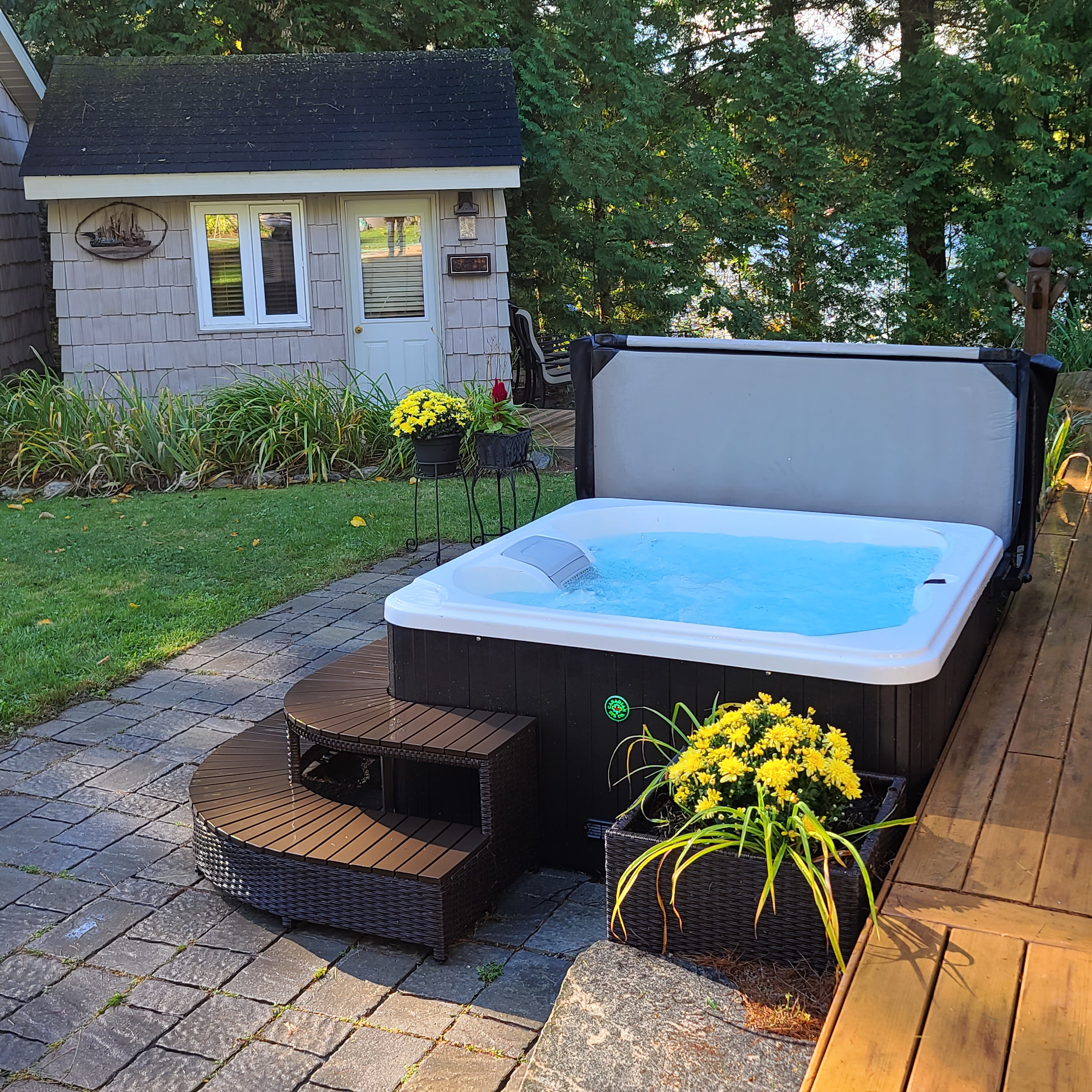 Gander 4-Person 15-Jet Portable Hot Tub