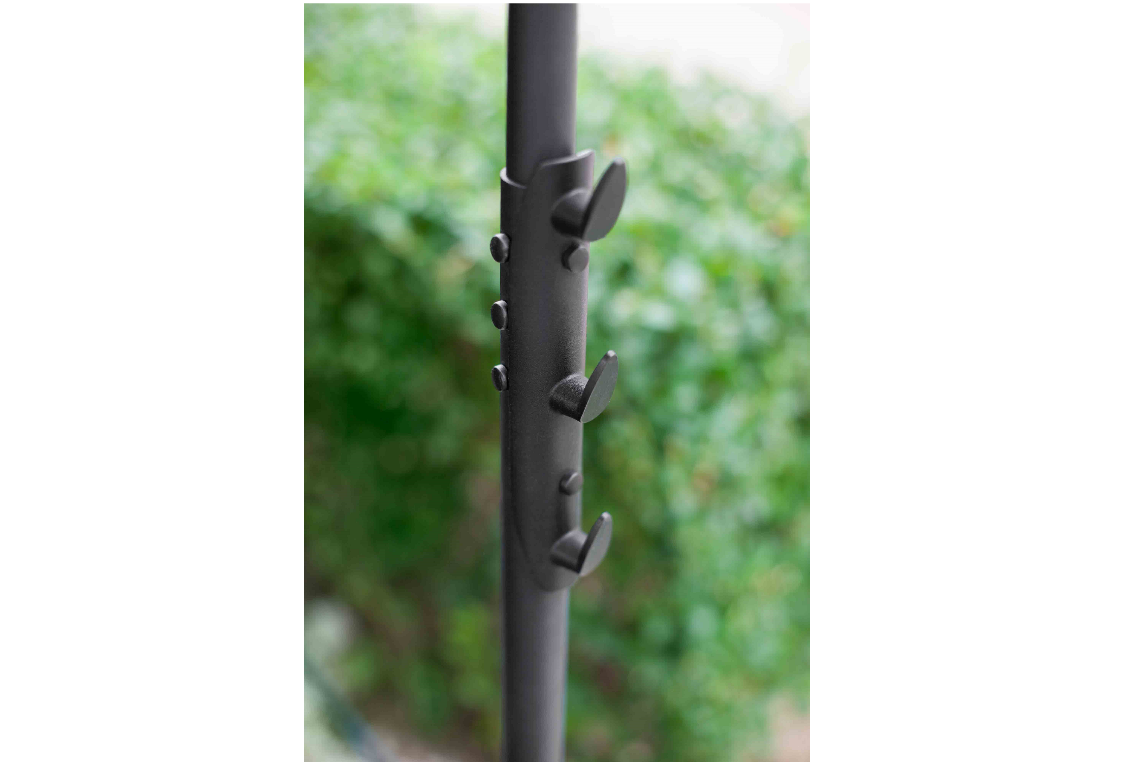Easy cover lifter