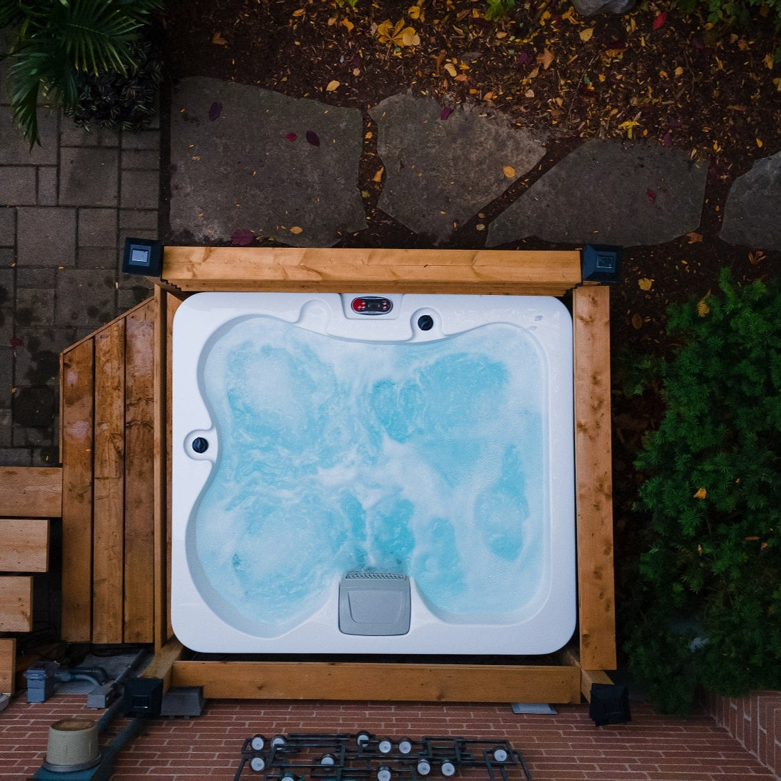 Manitoba 4-Person 15-Jet Portable Hot Tub